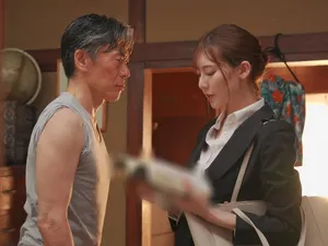 "Bản gốc" của con đĩ đồi trụy mở âm đạo để nhìn thấy tử cung (miệng nặng)